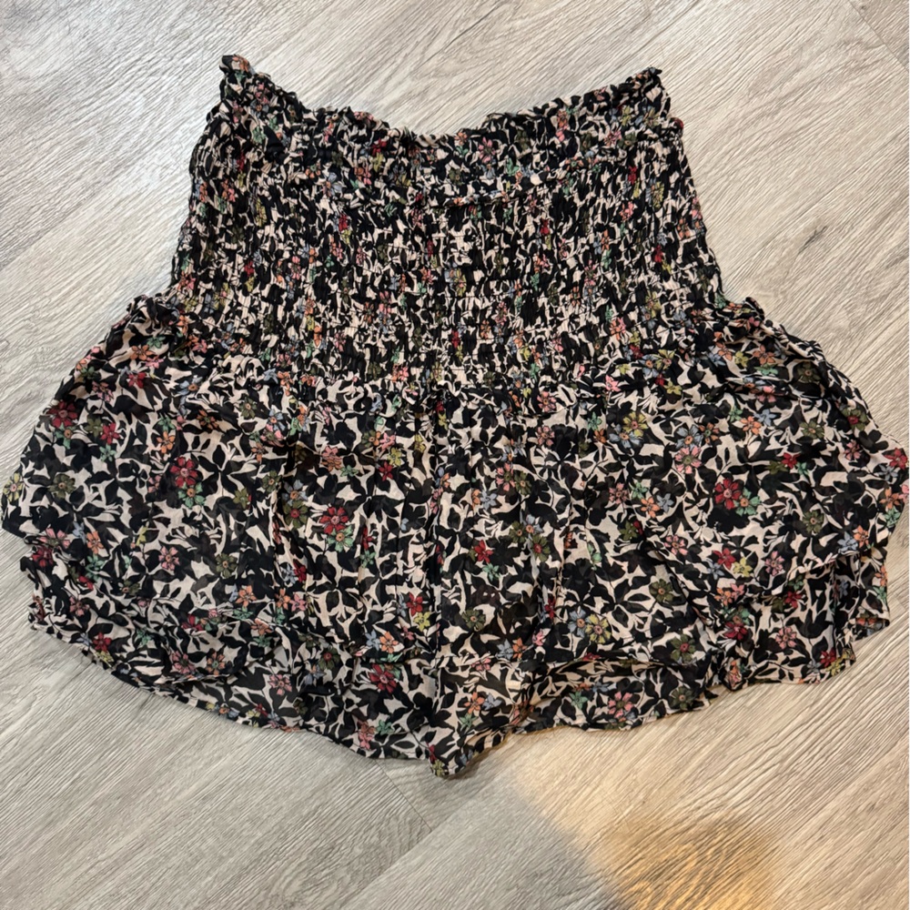 Zara Black and Red Floral Mini Skirt